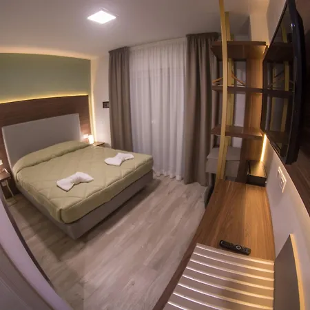8room 4* CTA