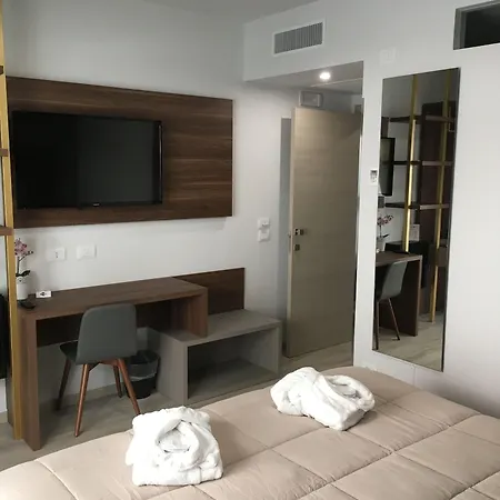 Hotel 8room CTA