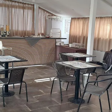 8room Hotel