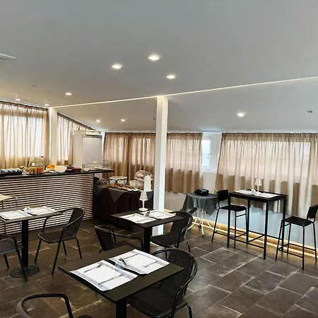 ホテル 8room 4*