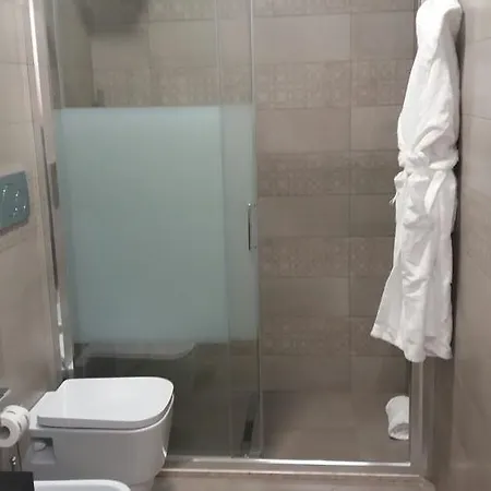 8room 4*