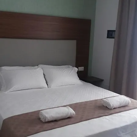 Hotel 8room 4*
