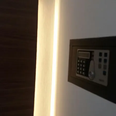 Готель 8room
