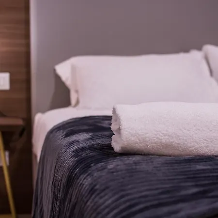 8room Катанія