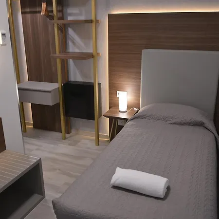8room Катанія