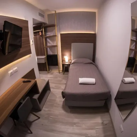 Hotel 8room
