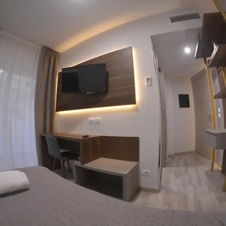 8room