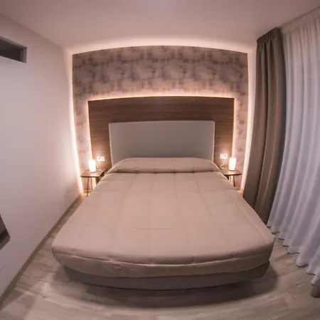 8room 4* CTA
