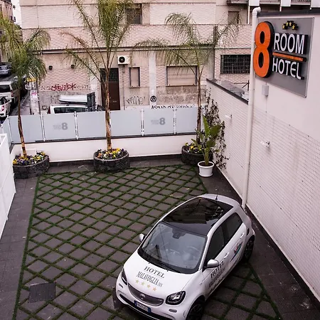8room Hotel CTA