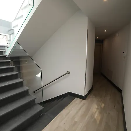 8room 4*