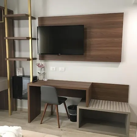 8room
