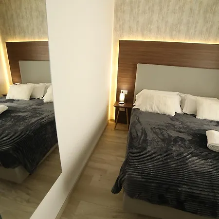 8room Hotel CTA