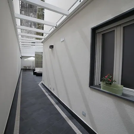 Hotel 8room CTA