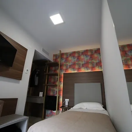 8room