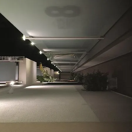 ホテル 8room